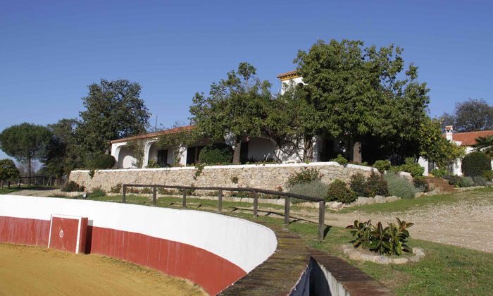 Cortijo Almadén de la Plata